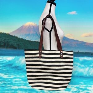 Bay Sky Black And White Woven zippered Tote
Shoulder Bag 17 × 13 x 6